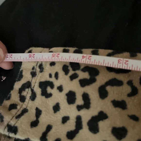 EUC Flannel Leopard Print junior sized Pajama Set - Picture 8 of 9